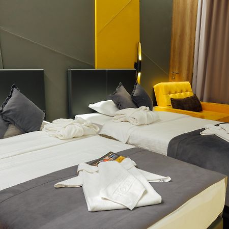 Hotel Hills Sarajevo Congress & Thermal Spa Resort Ilidža Exterior foto A room at the hotel