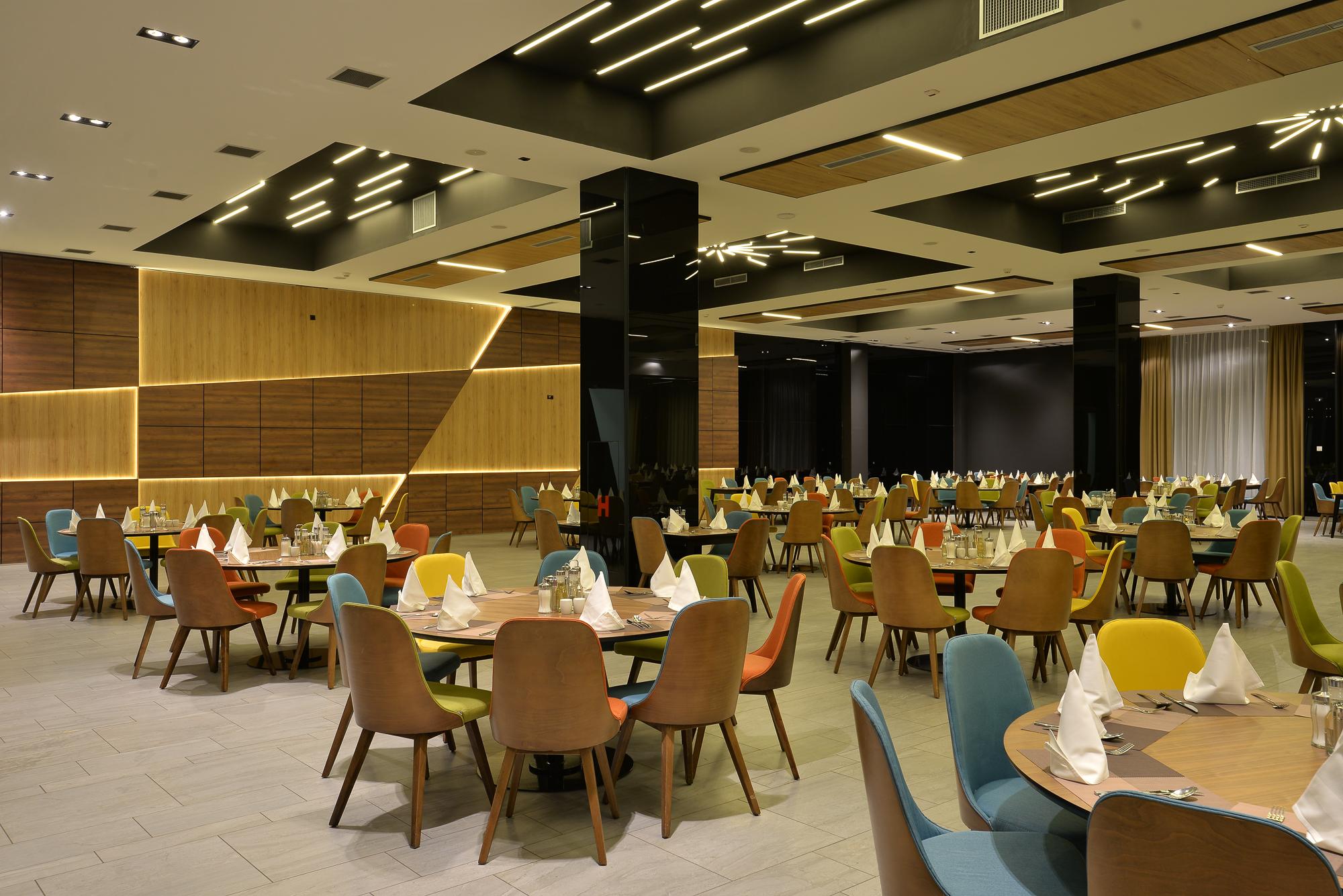 Hotel Hills Sarajevo Congress & Thermal Spa Resort Ilidža Exterior foto The dining room