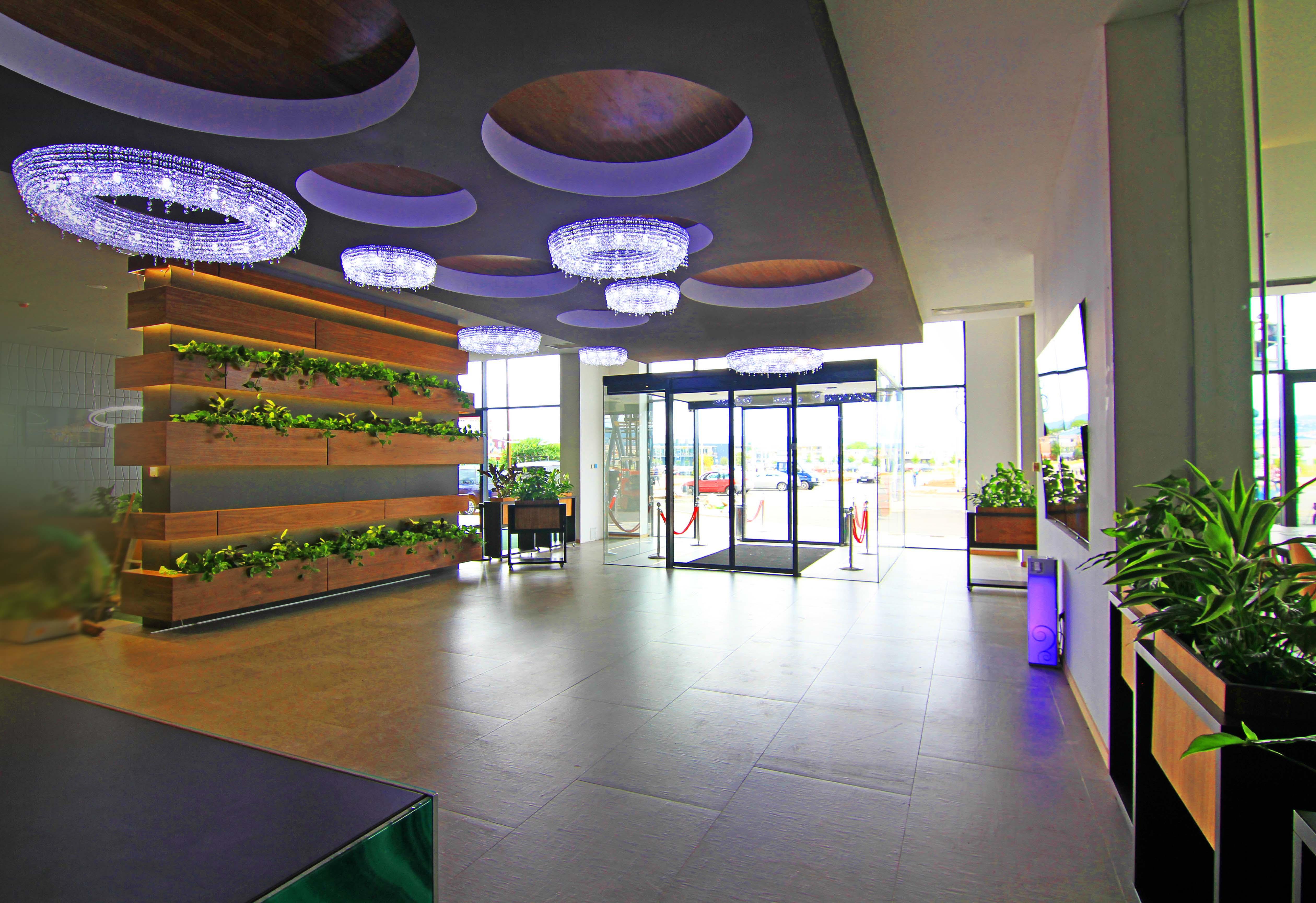 Hotel Hills Sarajevo Congress & Thermal Spa Resort Ilidža Exterior foto Entrance to the terminal