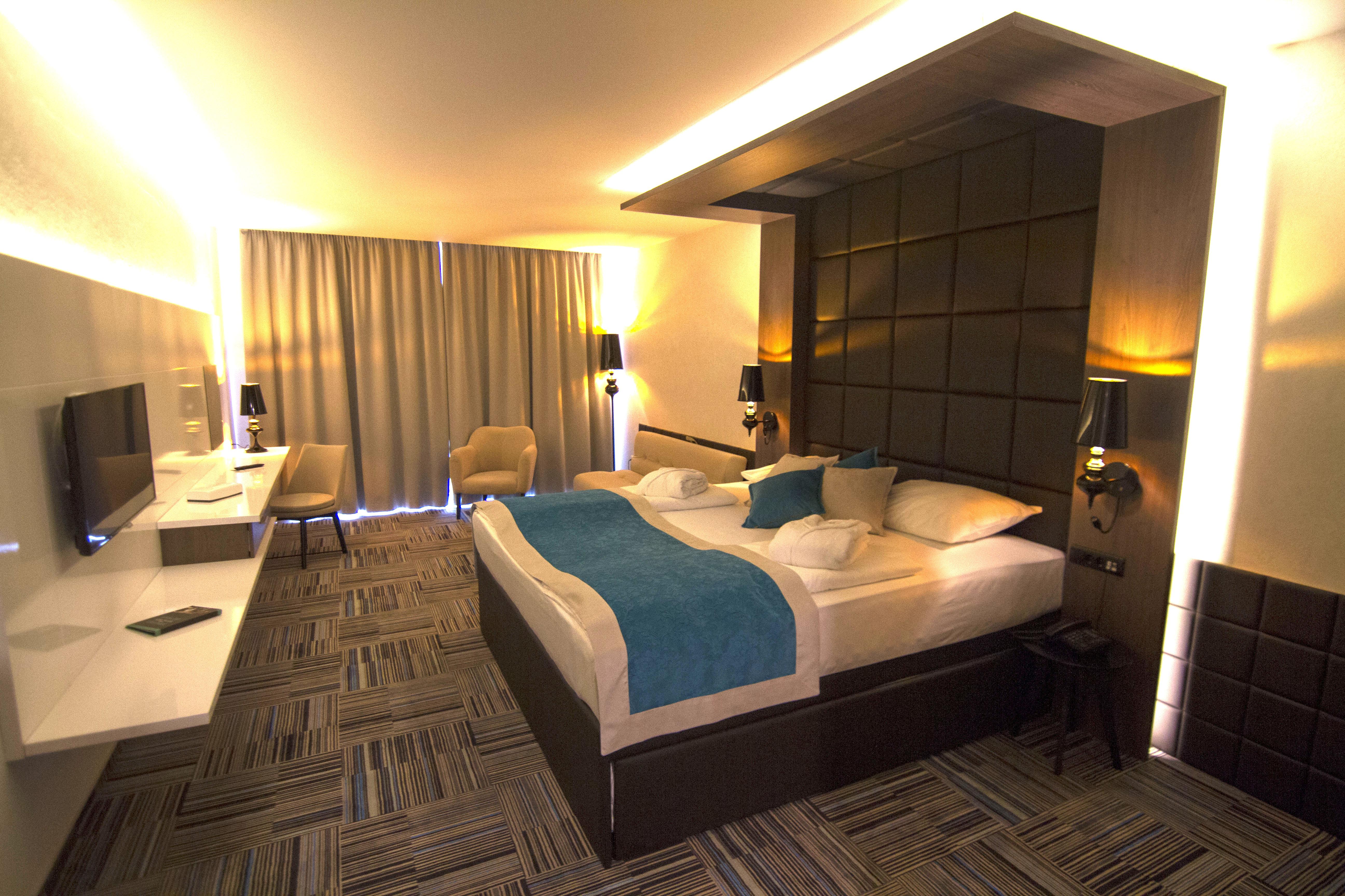 Hotel Hills Sarajevo Congress & Thermal Spa Resort Ilidža Exterior foto A room at the hotel
