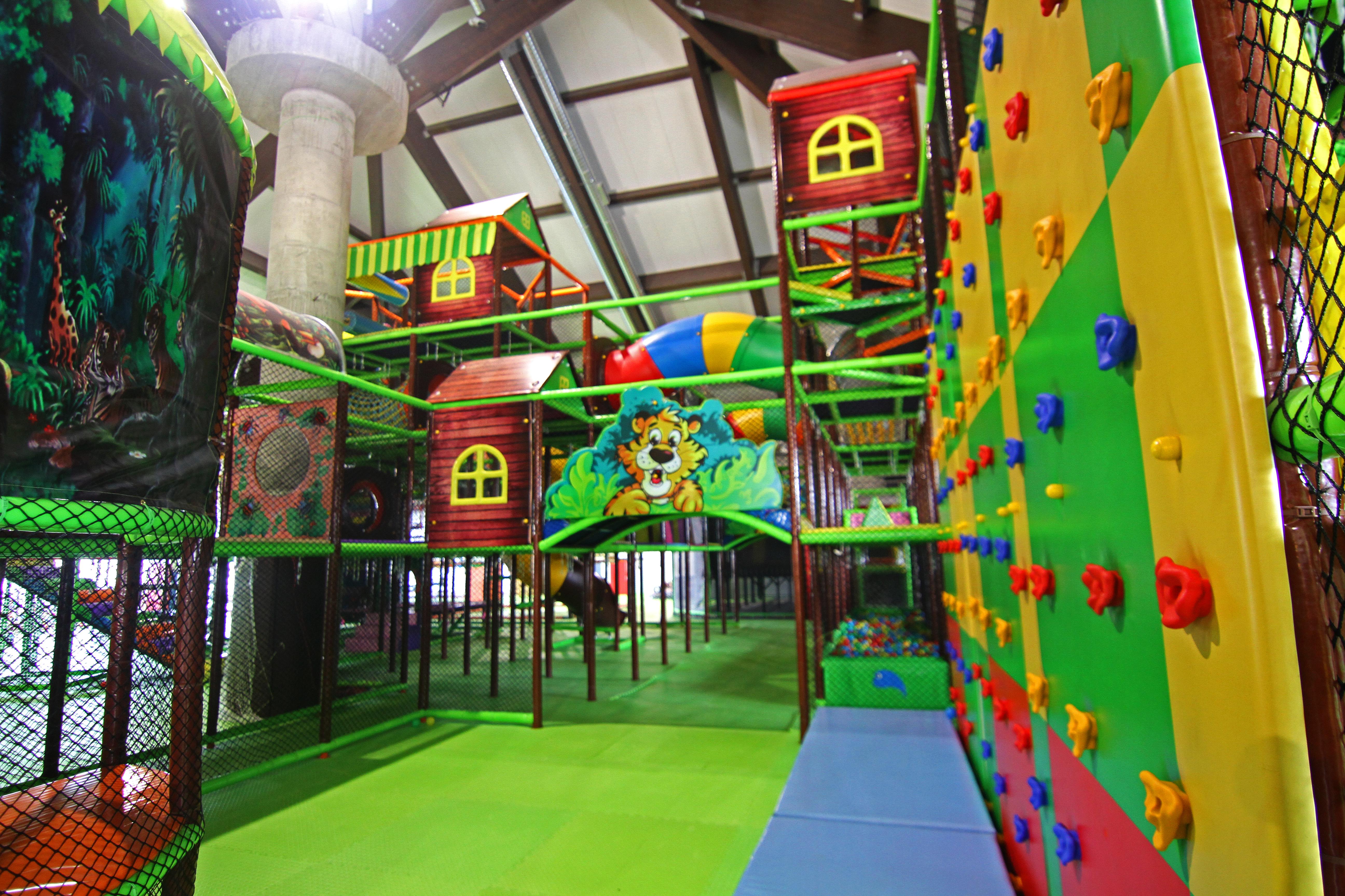 Hotel Hills Sarajevo Congress & Thermal Spa Resort Ilidža Exterior foto Adventure playground